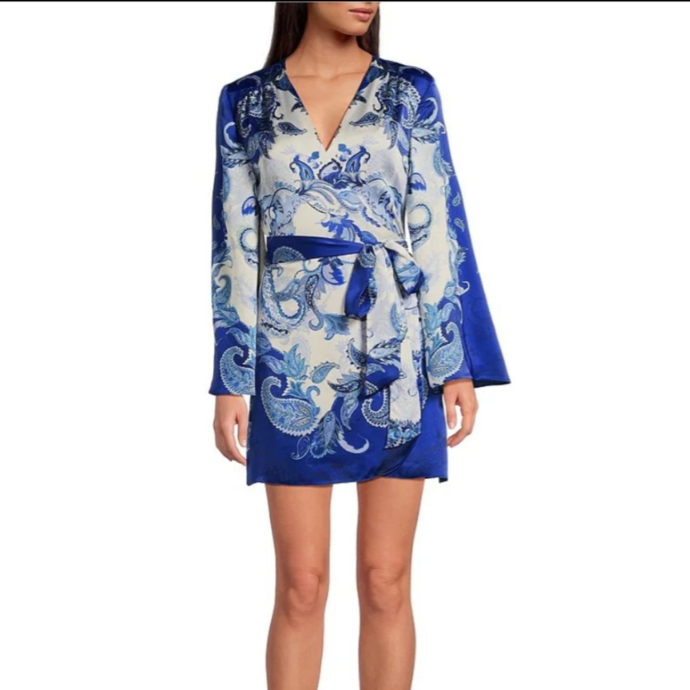 NWT Gianni Bini, Jenni Paisley Printed Satin V-Neck Blue and White Wrap Dress